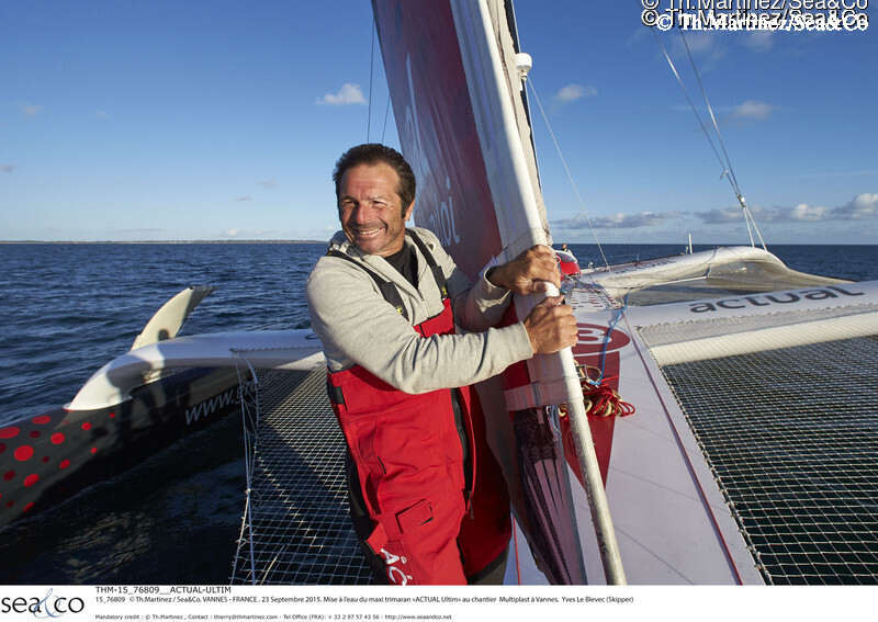 THM-15_76809__ACTUAL-ULTIM : 15_76809   © Th.Martinez / Sea&Co. VANNES - FRANCE . 23 Septembre 2015.Mise à l'eau du maxi trimaran "ACTUAL Ultim" au chantier  Multiplast à Vannes.  Yves Le Blevec (Skipper) © Th.Martinez/Sea&amp;Co