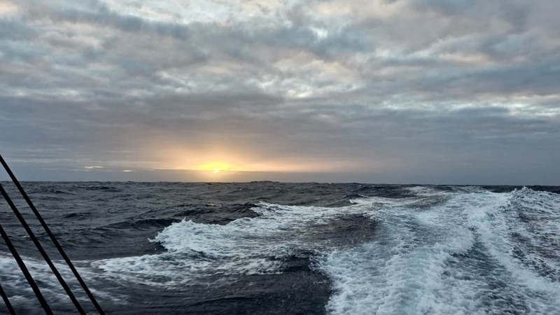 12Dec2024 coucher_soleil Ocean_Indien Tout_commence_en_Finistere_Armor-lux : 12Dec2024 coucher_soleil Ocean_Indien Tout_commence_en_Finistere_Armor-lux © &copy;Jean Le Cam